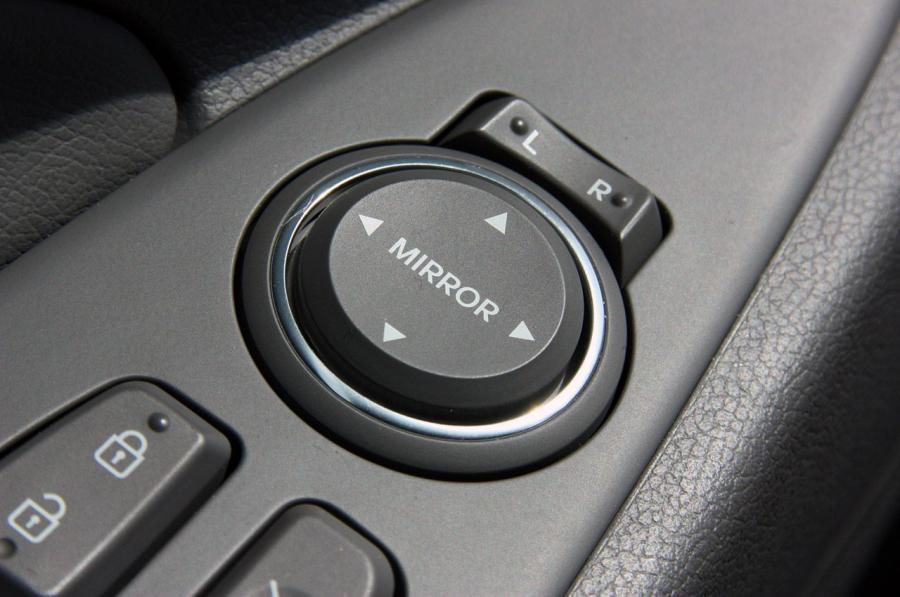  Hyundai Sonata GLS 2011 года  (фото 10 из 41)